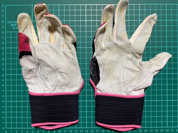 丸佳浩選手実使用バッティンググローブ