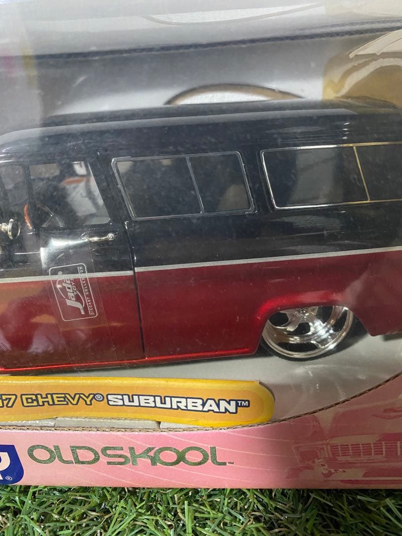 Jada Toys 1/24 1957 Chevy Suburban ミニカー