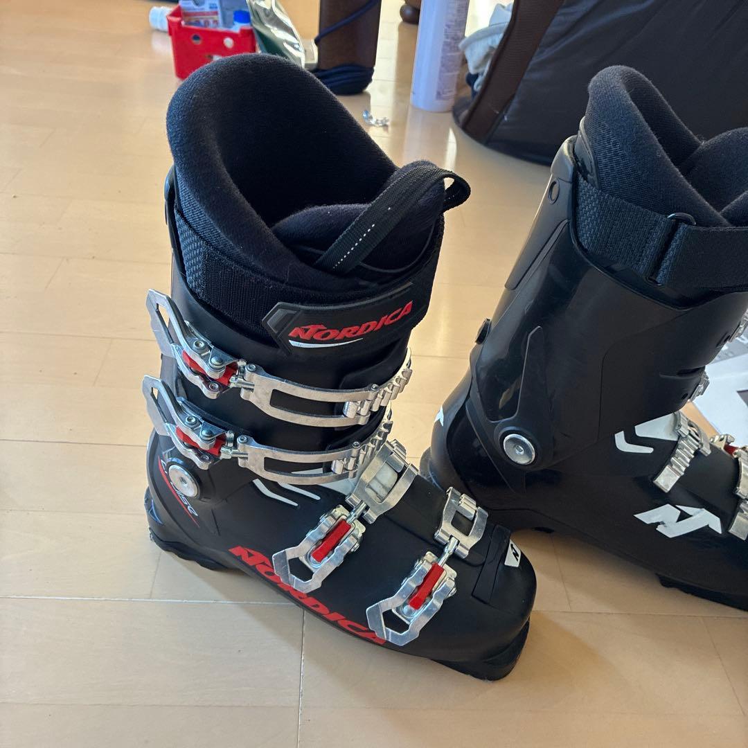 Nordica 男性用スキー靴 黒買値34800円ノルディカブーツ