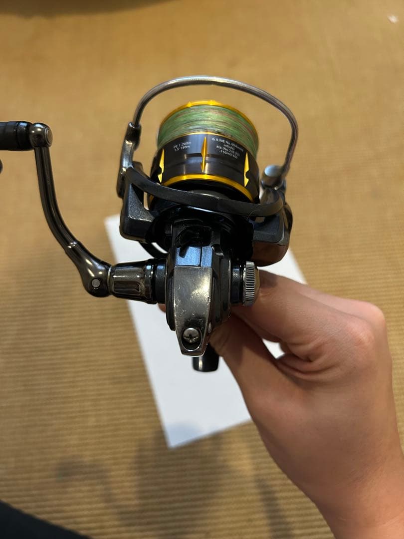 15FREAMS 2508 スピニングリール