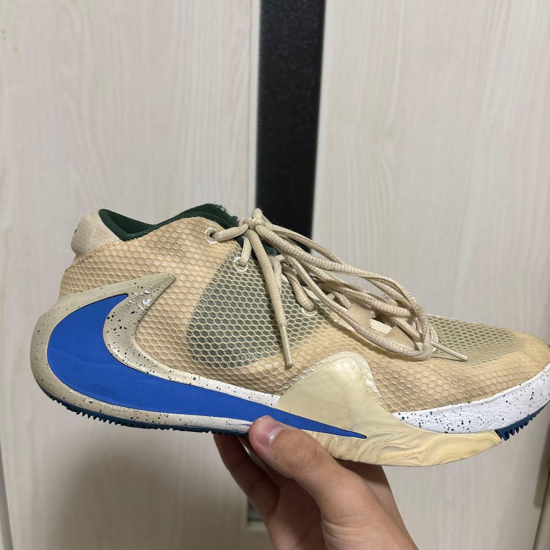 NIKE ZOOM FREAK 1バッシュ 26.5cm ベージュ　フリーク1