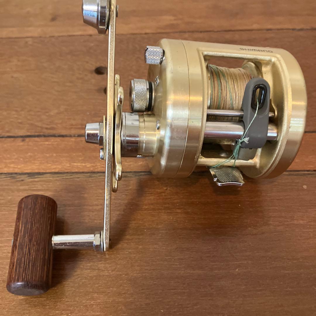 SHIMANO シマノ カルカッタ小船400