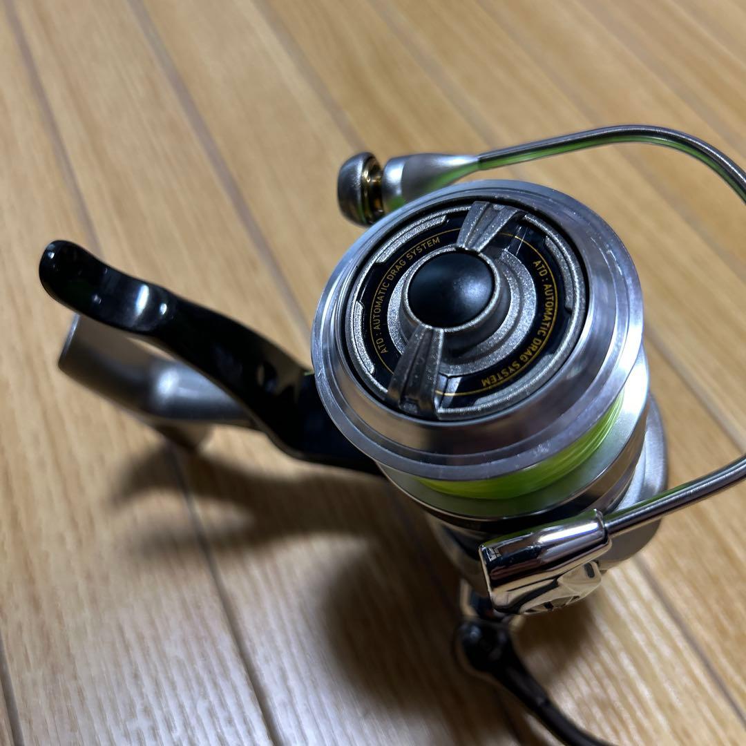 スピニングリール レバーブレーキ TRISO 2500H-LBD 中古美品