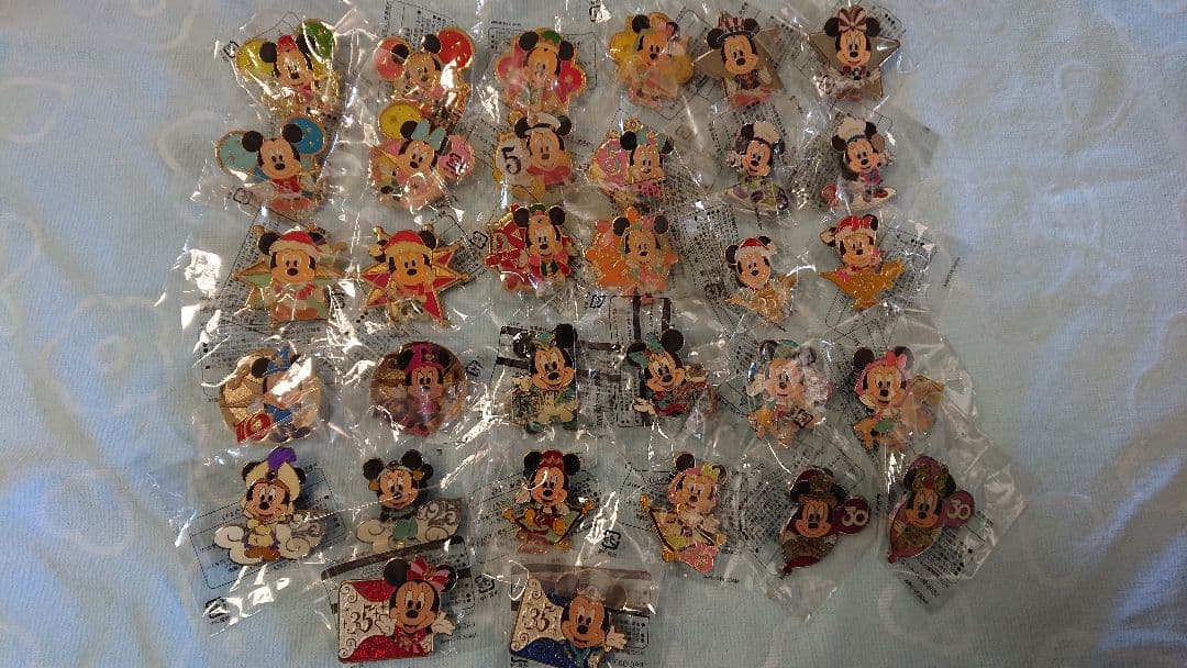 ディズニーピンバッチ
