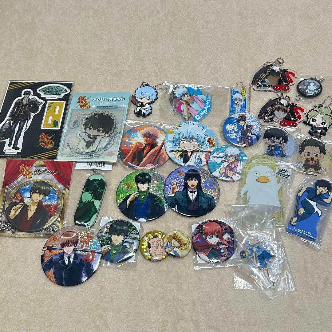 銀魂　アニメグッズまとめ売り　アクリルスタンド　缶バッジ　ラバーストラップ27点