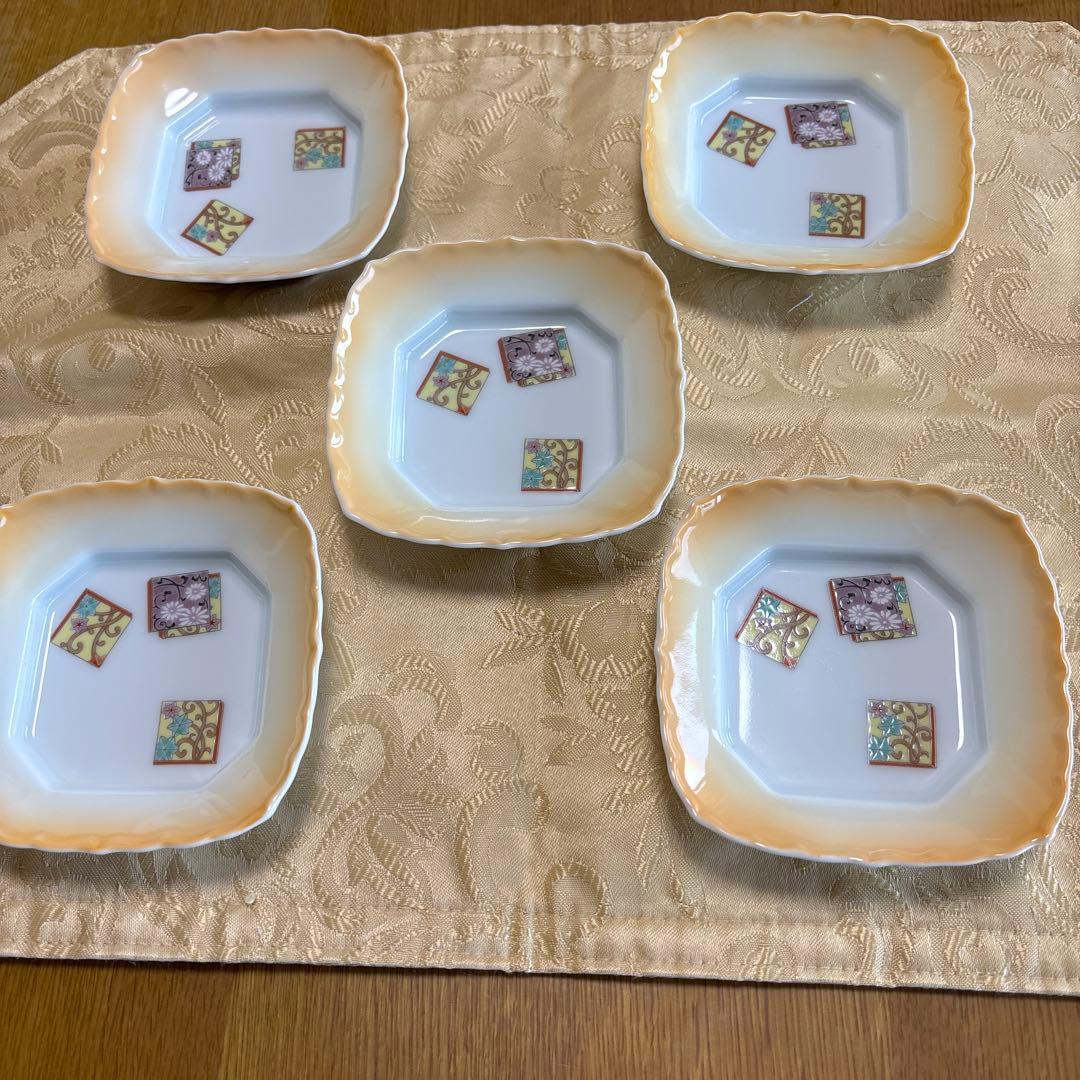 深川製磁　黄紫小花紋角皿　稜花皿　小皿　食器