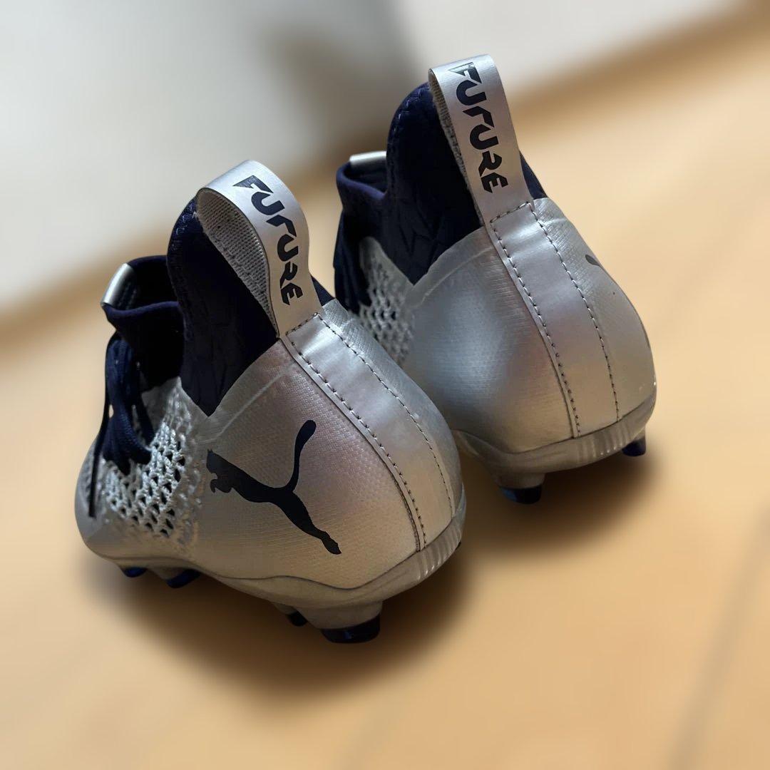 Puma サッカーシューズ シルバー/ネイビー25.5センチ