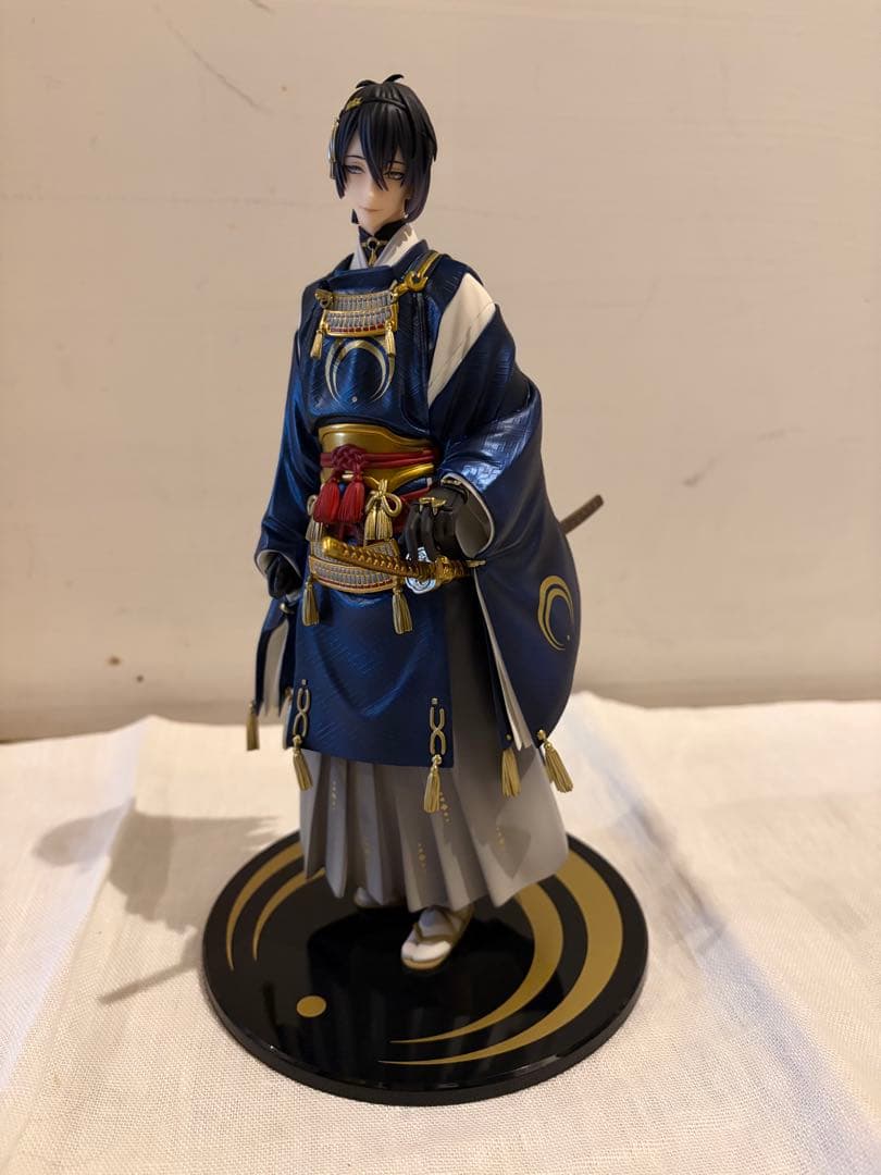 刀剣乱舞　三日月宗近　フィギュア
