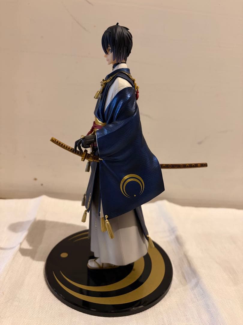刀剣乱舞　三日月宗近　フィギュア