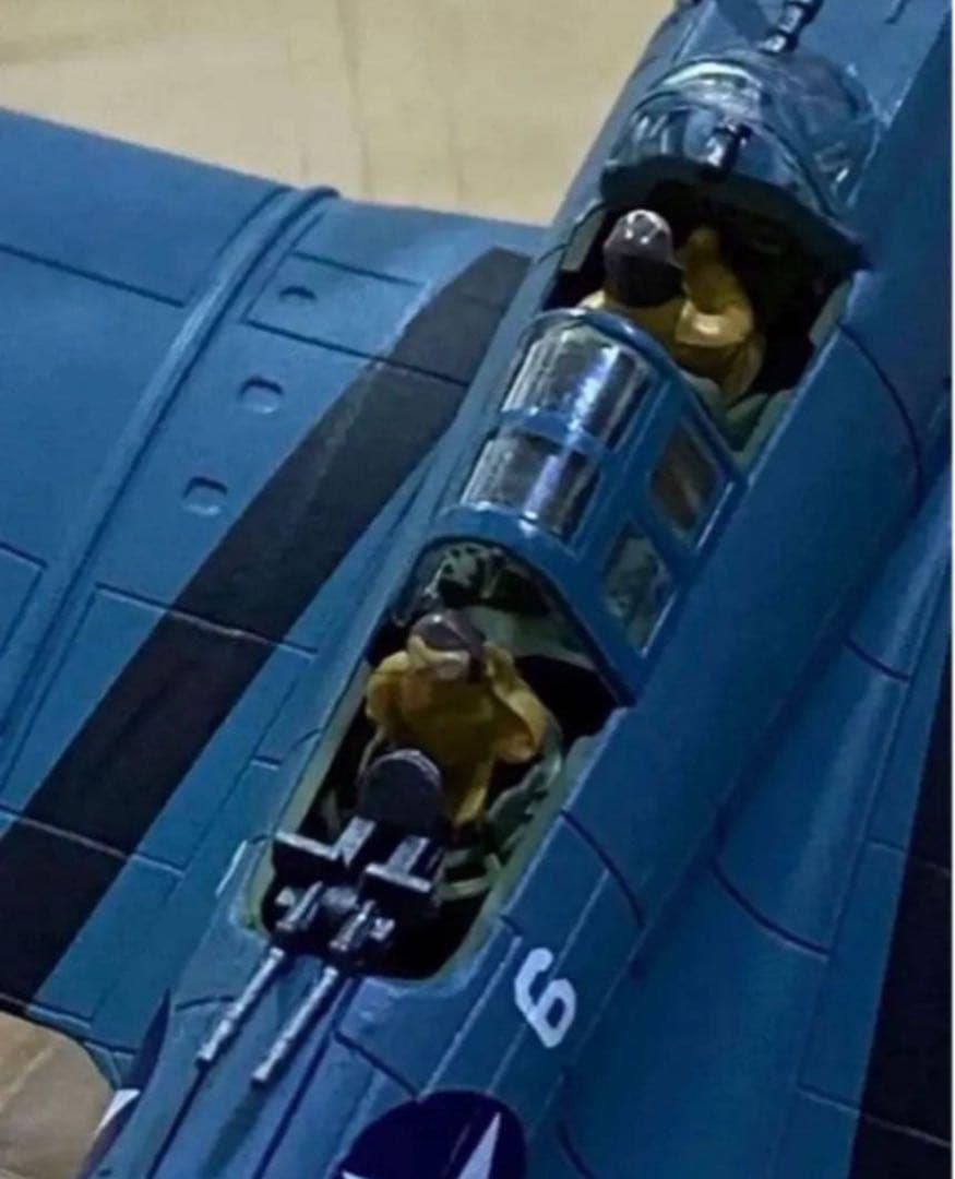 WWⅡ アメリカ海軍急降下爆撃機ドーントレス　1/72 完成品模型　ミッドウェー
