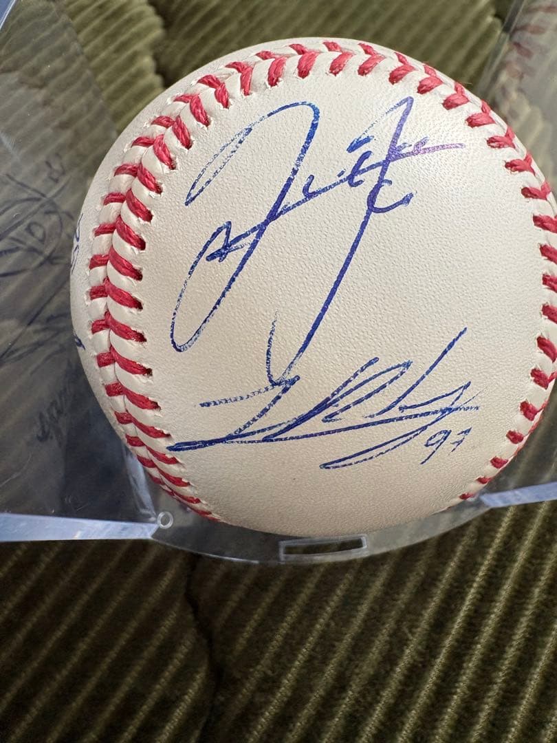MLB直筆寄せ書きサインボール