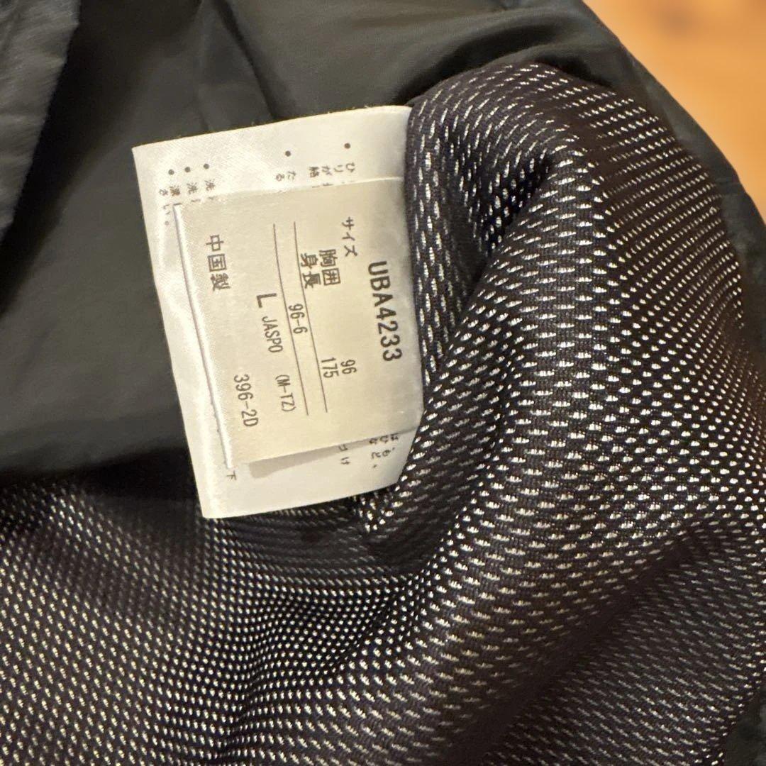 美品　umbro Lサイズ　中綿入りピステ上下