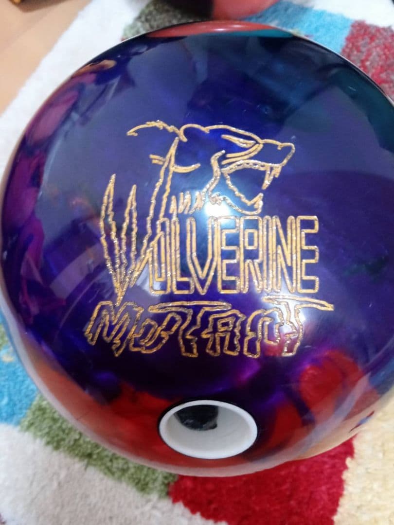 900 GLOBAL WOLVERINE STAR ボウリングボール15P