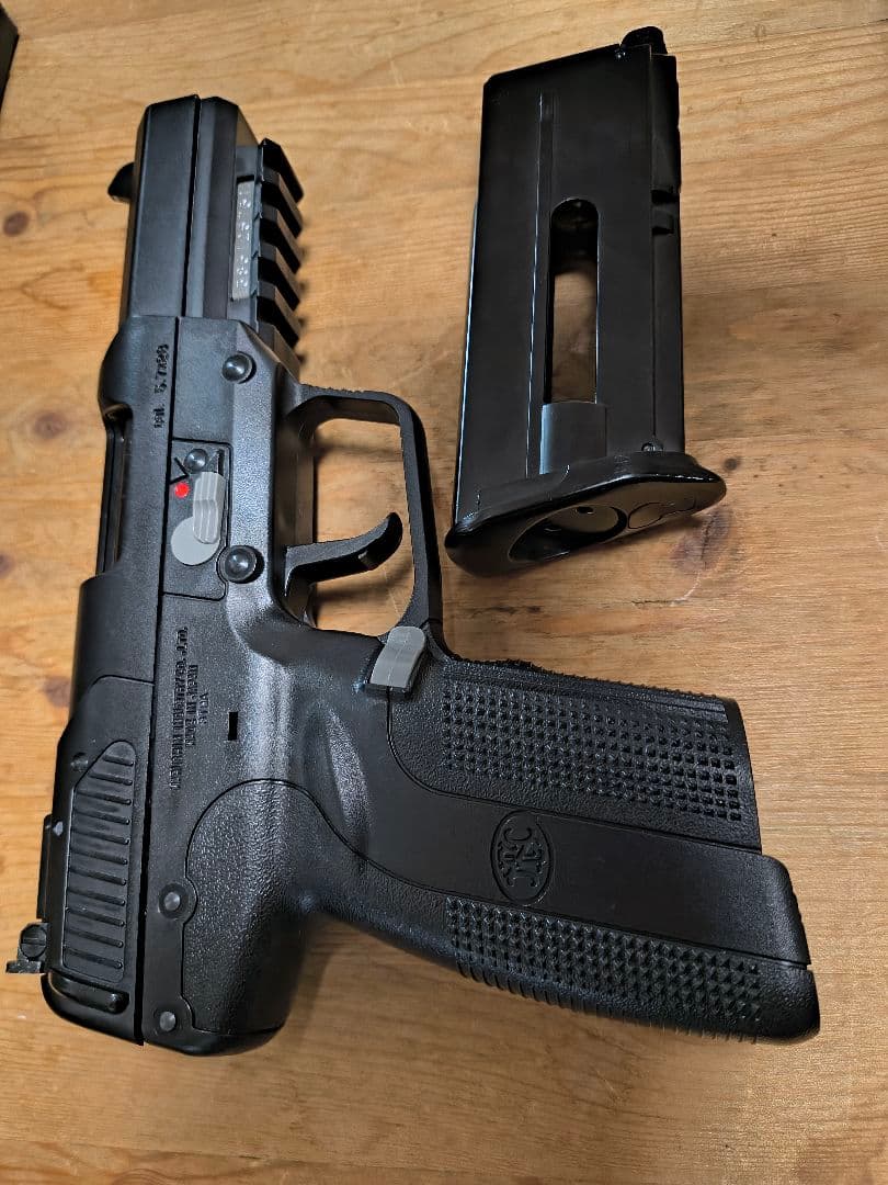 【ジャンク品】マルシン CO2 Five-seveN(5-7)