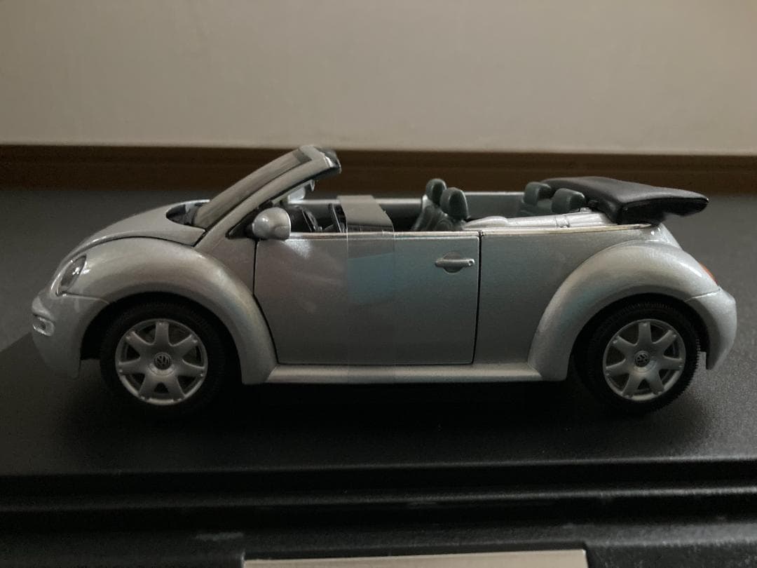 1/24 フォルクスワーゲン純正 ニュービートル カブリオレ シルバー