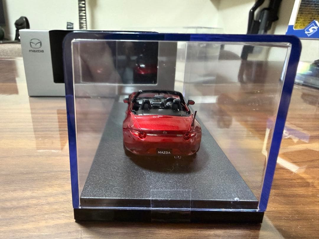 メ*ル様 NDロードスター レッド 1/43