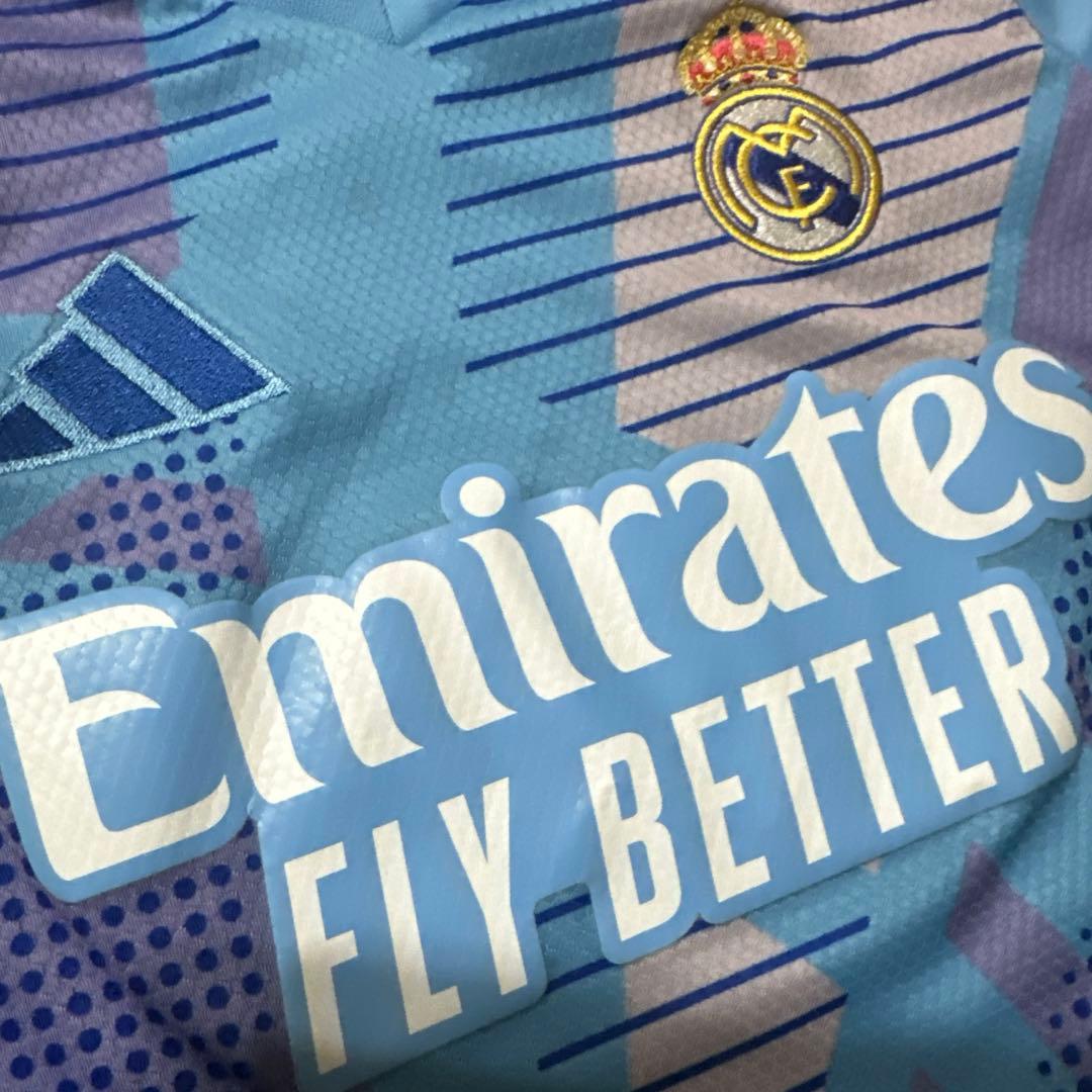 【現地スペイン公式ショップにて購入】キッズレアル・マドリード ユニフォーム140