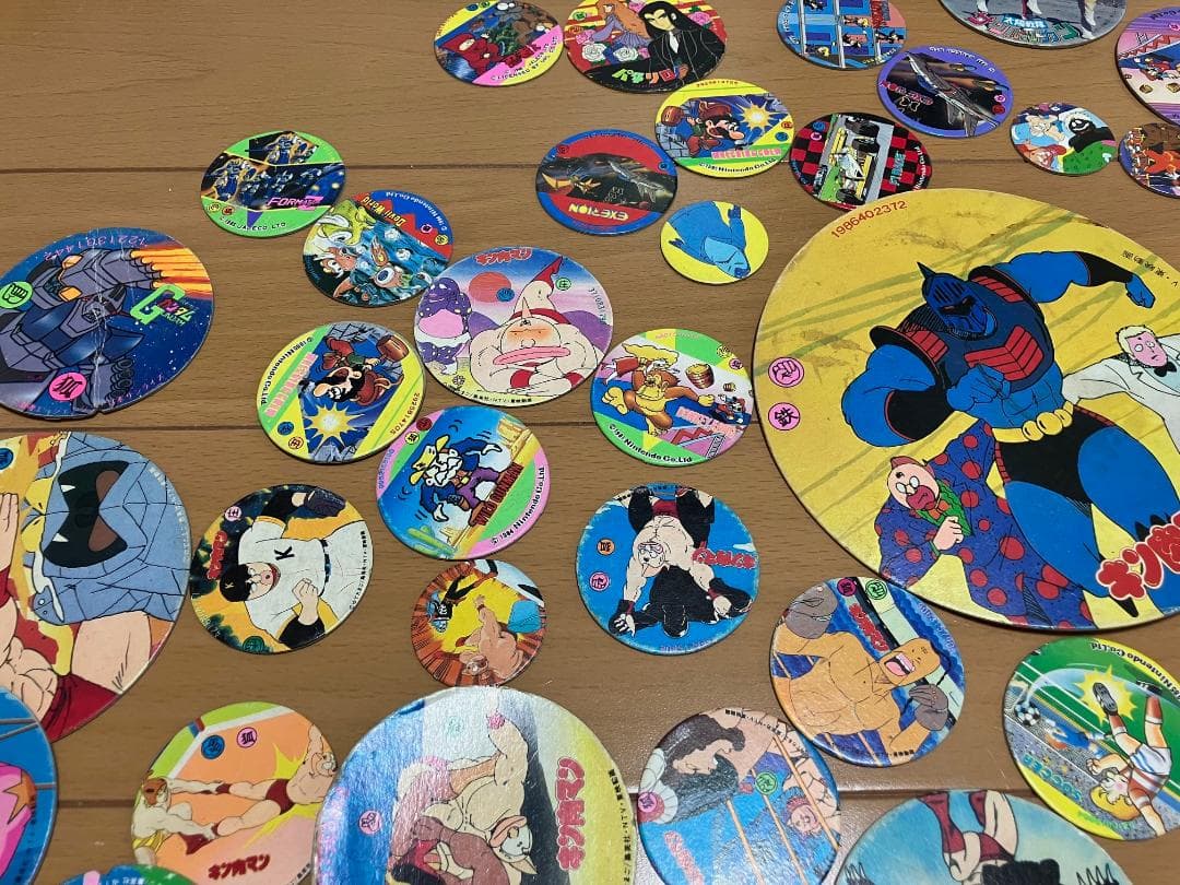 昭和レトロ キン肉マン、ファミコン、ガンダム等丸メンコ 76個セット 当時物