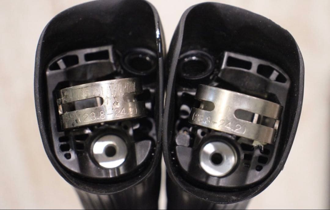 SHIMANO R8070 ULTEGRA 2x11s Di2 油圧式ブレーキ