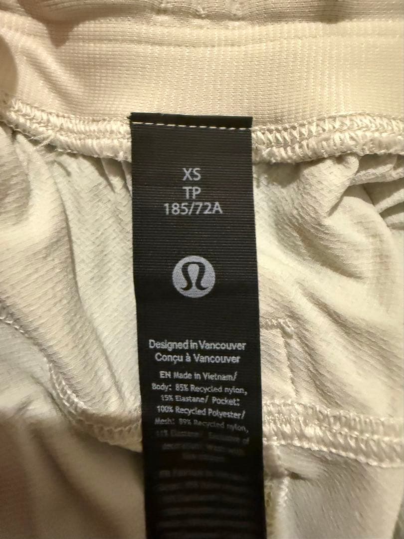 lululemon License to Train ショートパンツ XS