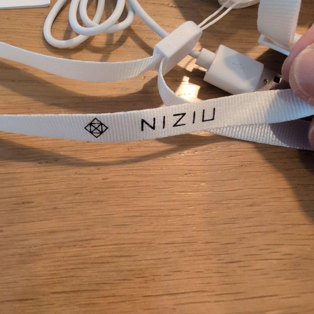 NIZIU ペンライト2個