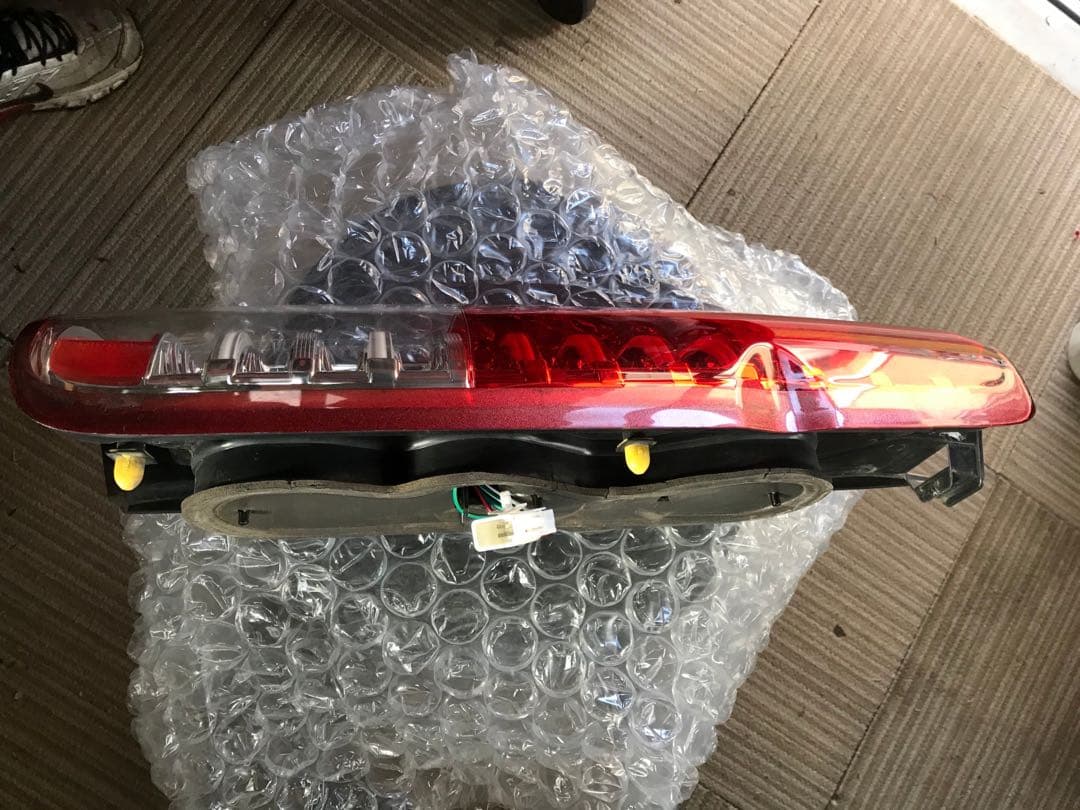 ハイエースLEDテールランプ（右）