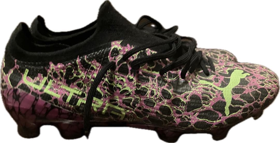 PUMAウルトラ限定色