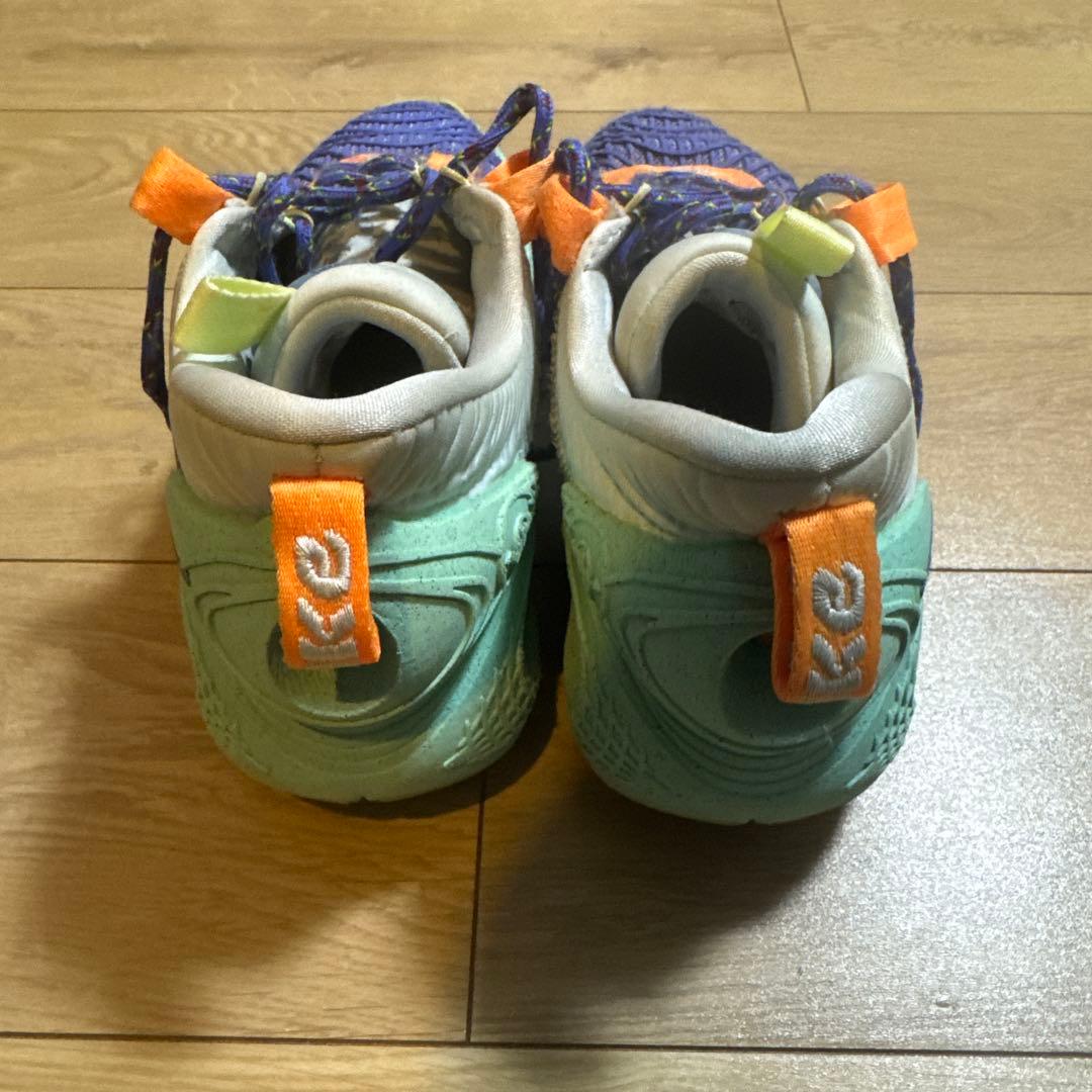 シューズ(男性用) NIKE COSMIC UNITY
