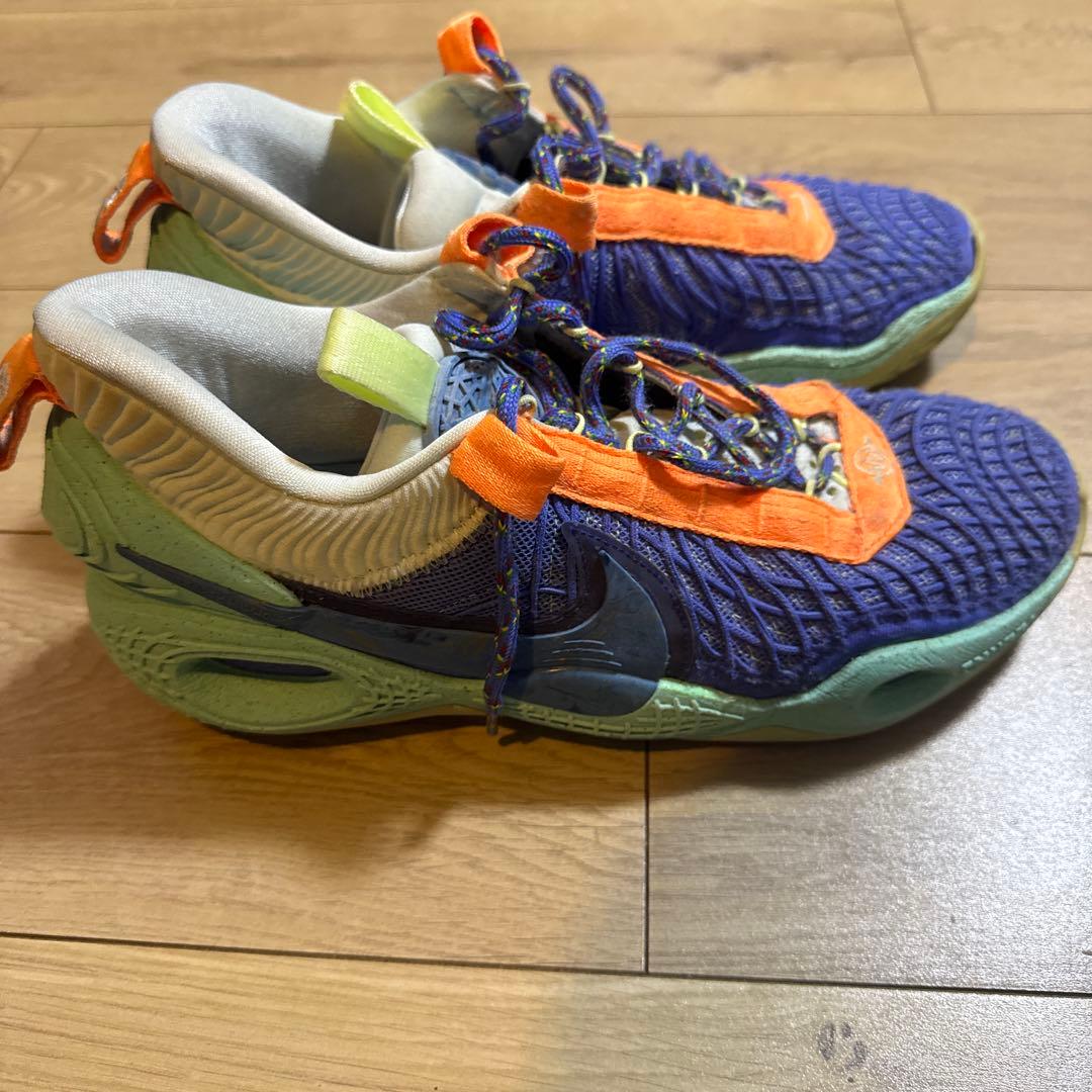 シューズ(男性用) NIKE COSMIC UNITY