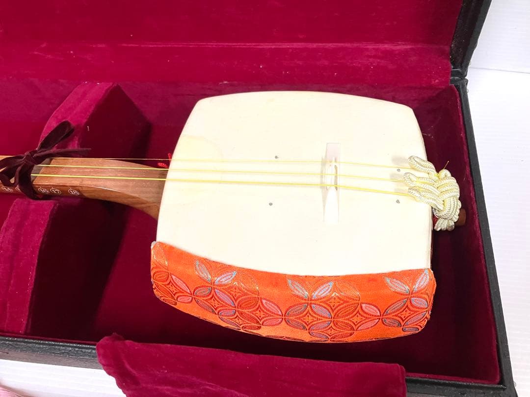 ◆三味線◆花梨細棹 胴破れ無し 中古 撥／駒／指かけ／ケース他 すぐ使えます！