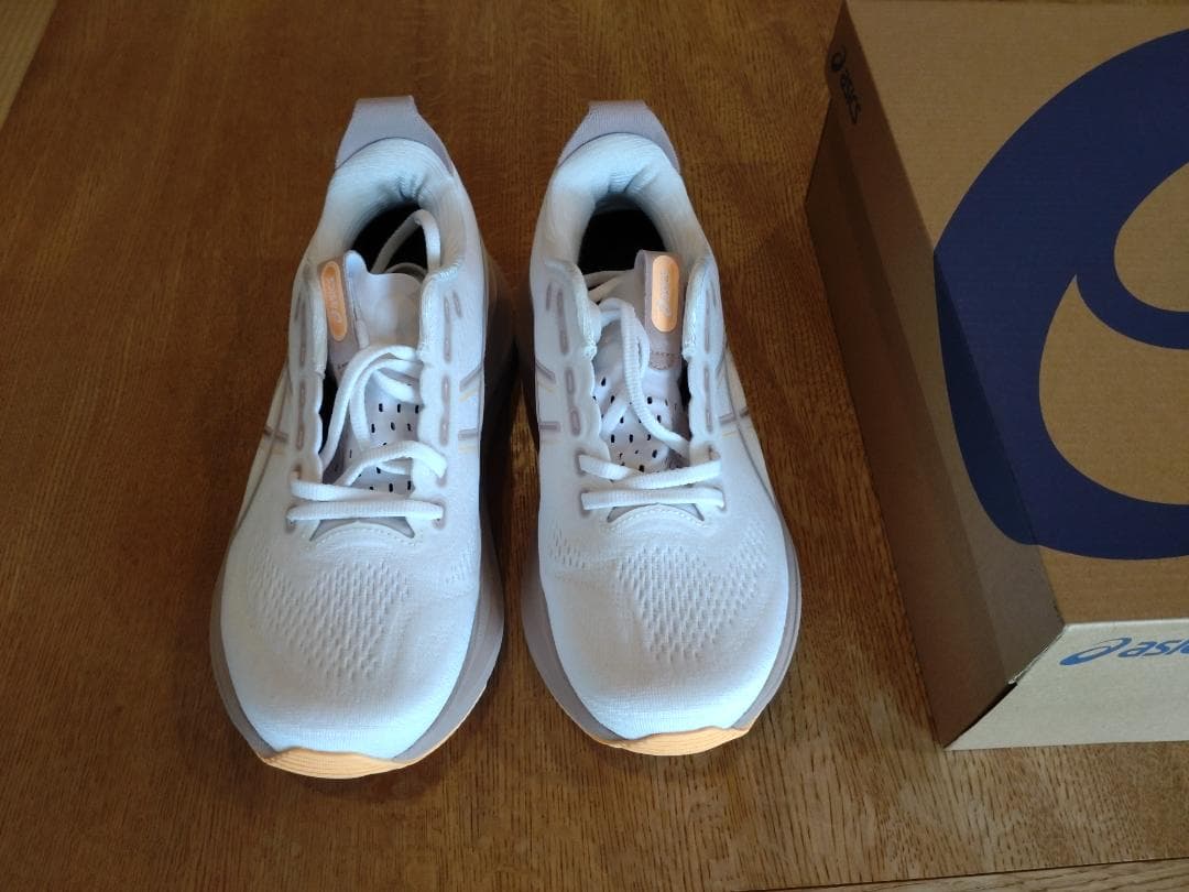 【値下げ】ASICS ゲルカヤノ32 ランニングシューズ 白色 25㎝