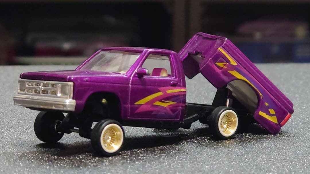 ミニカー LOWRIDER Revell Chevy S-10 & Riviera