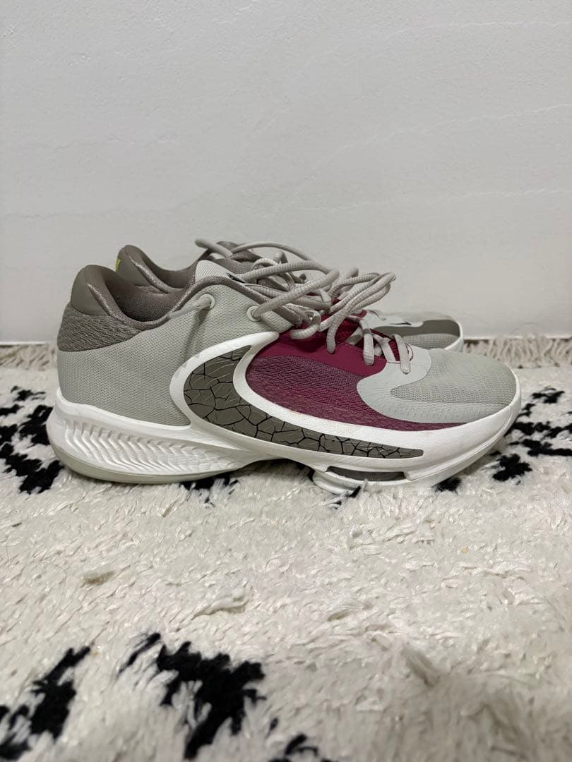 NIKE ナイキ　ZOOMFREAK4 ズームフリーク4 26.5cm