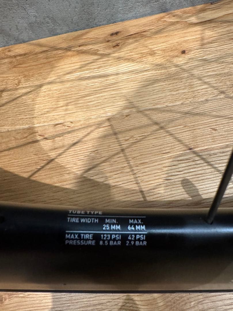 【650C】DT SWISS ARC 1600 50 カーボンホイール前後セット