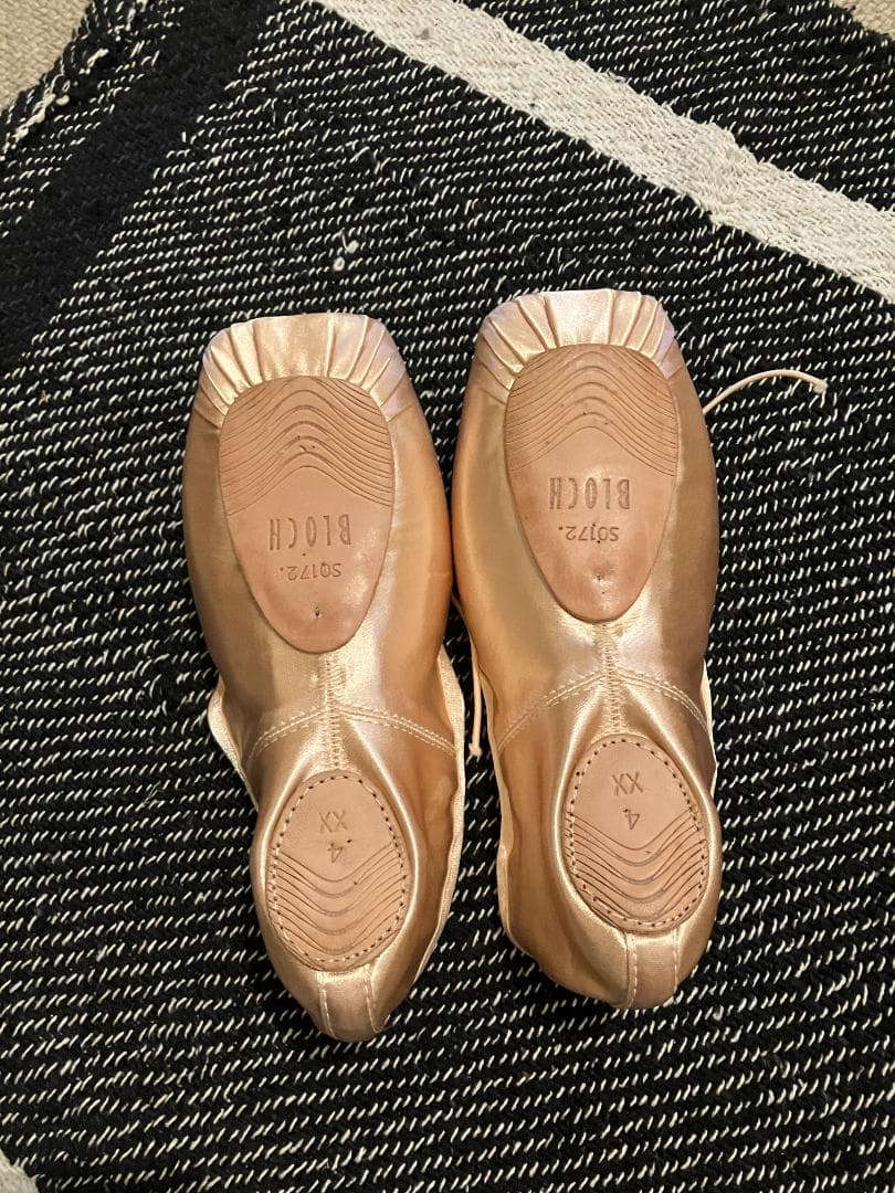 ▪️新品未使用▪️BLOCH ユーロストレッチ4XX トゥシューズ