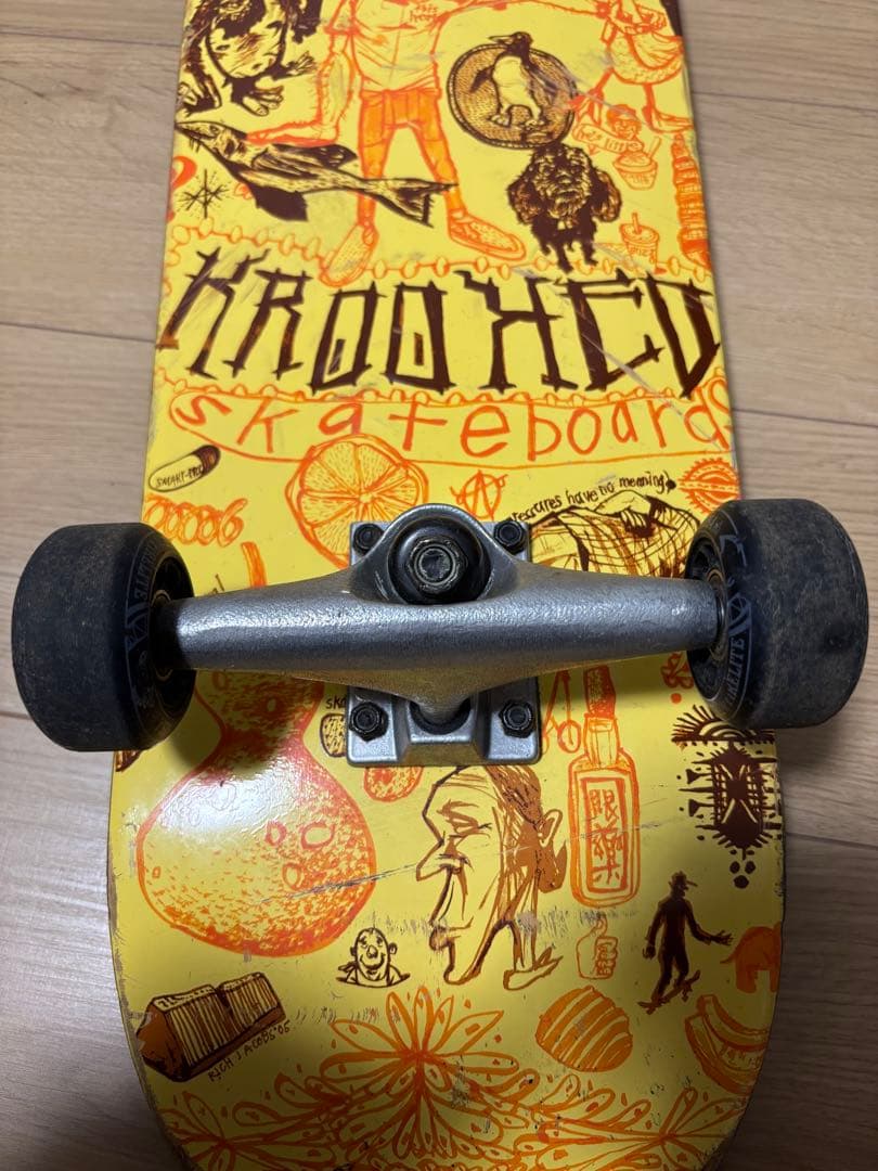 KROOKED スケートボード　コンプリート　イラスト入り