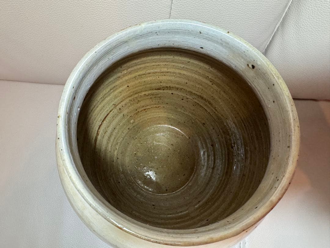【民藝陶器 花入れ 壺 白化粧 鉄釉 民芸陶器 木箱付き】
