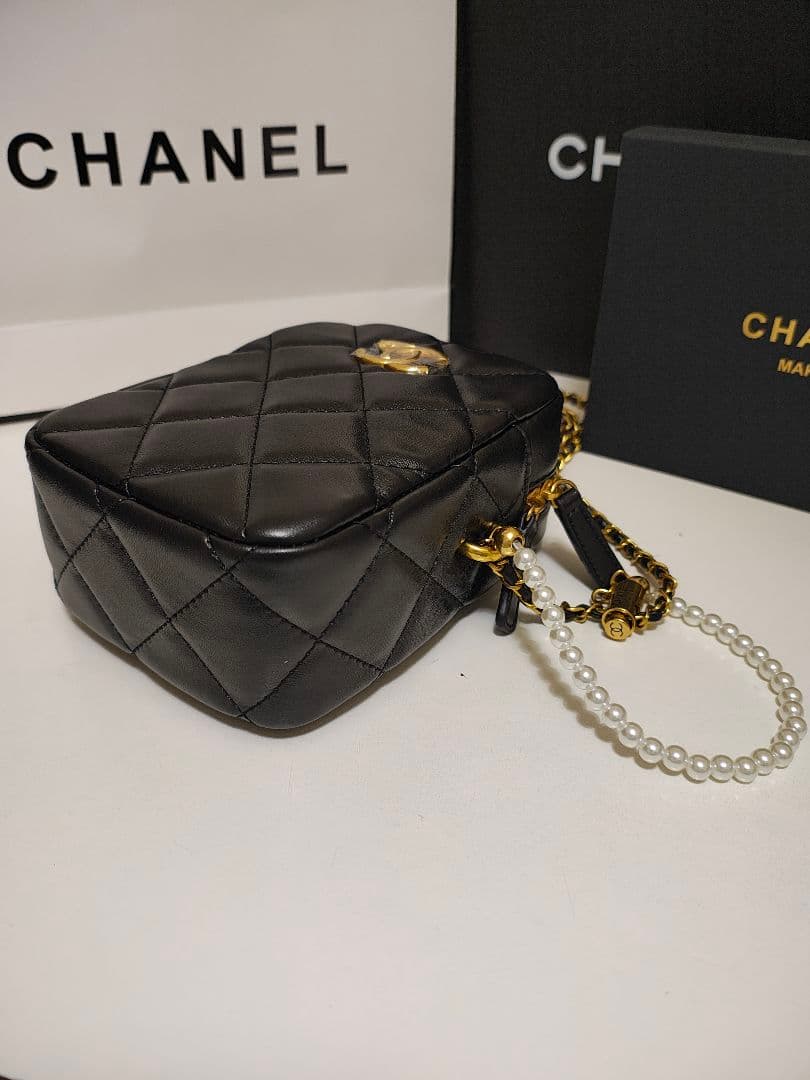 新品✨CHANEL♡シャネル　VIPノベルティ　パールチェーン付ショルダーバッグ