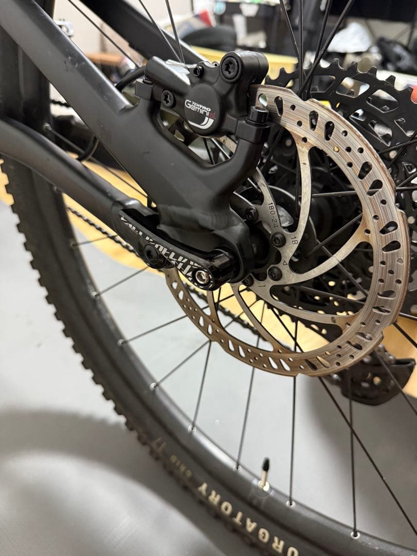 スタンプジャンパー２９インチ　新品タイヤ２つサービス　　　 S3 フルサスMTB