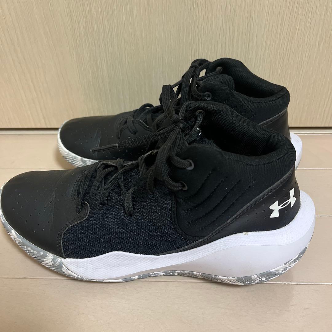 UNDER ARMOR バスケシューズ＆シューズ入れ