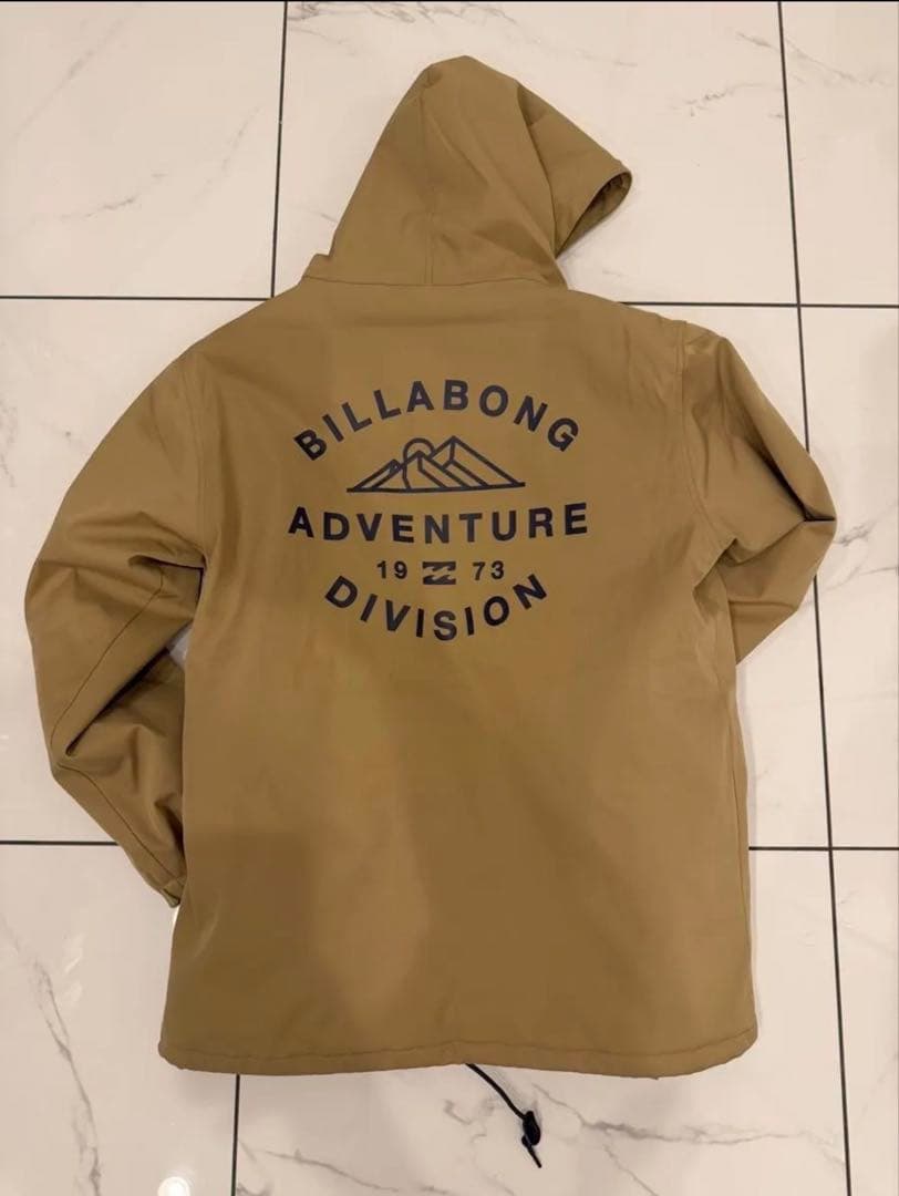 BILLABONG スノーボード　ウェアベージュ　パンツ黒　セット