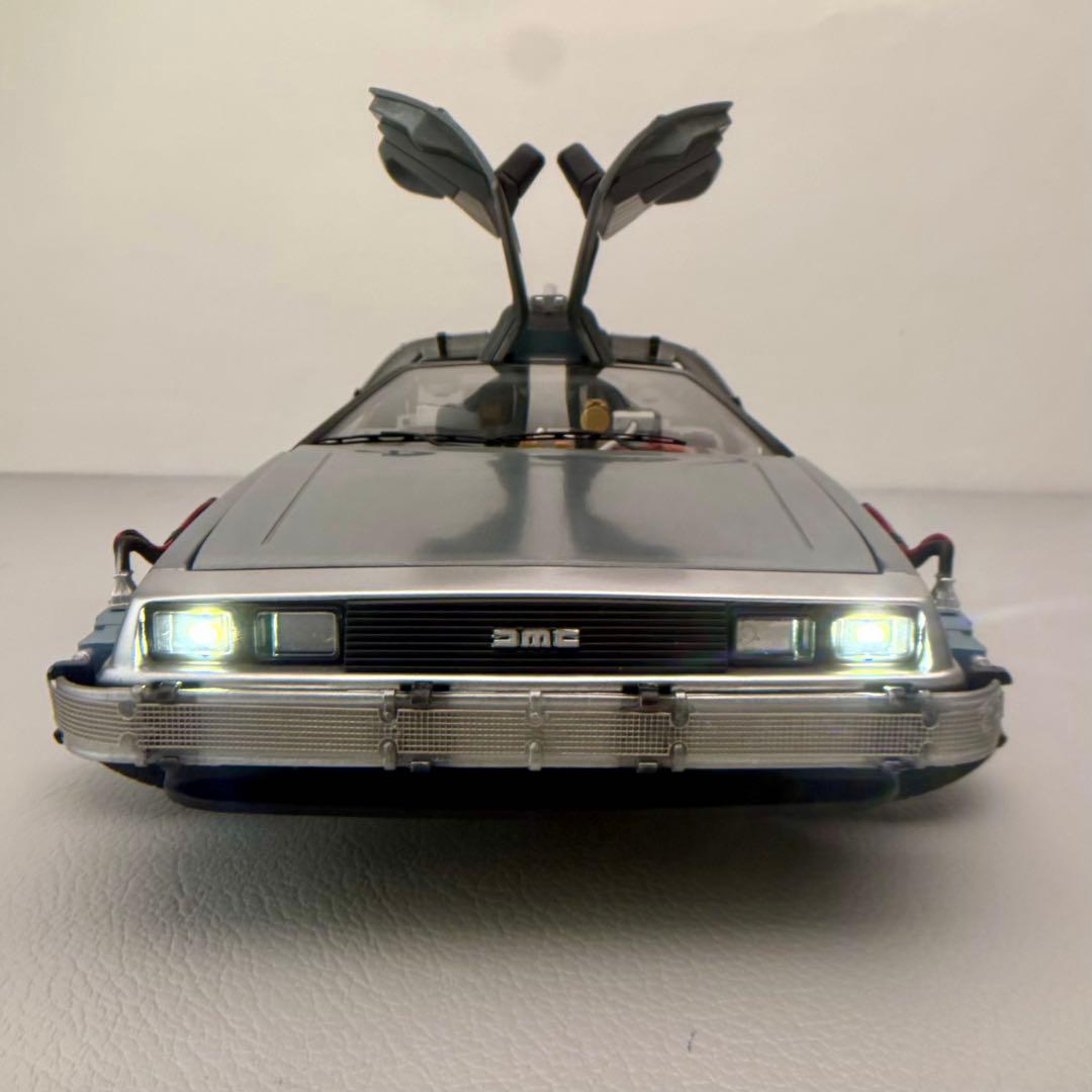 デロリアン 1/18スケール モデル Hot Wheels