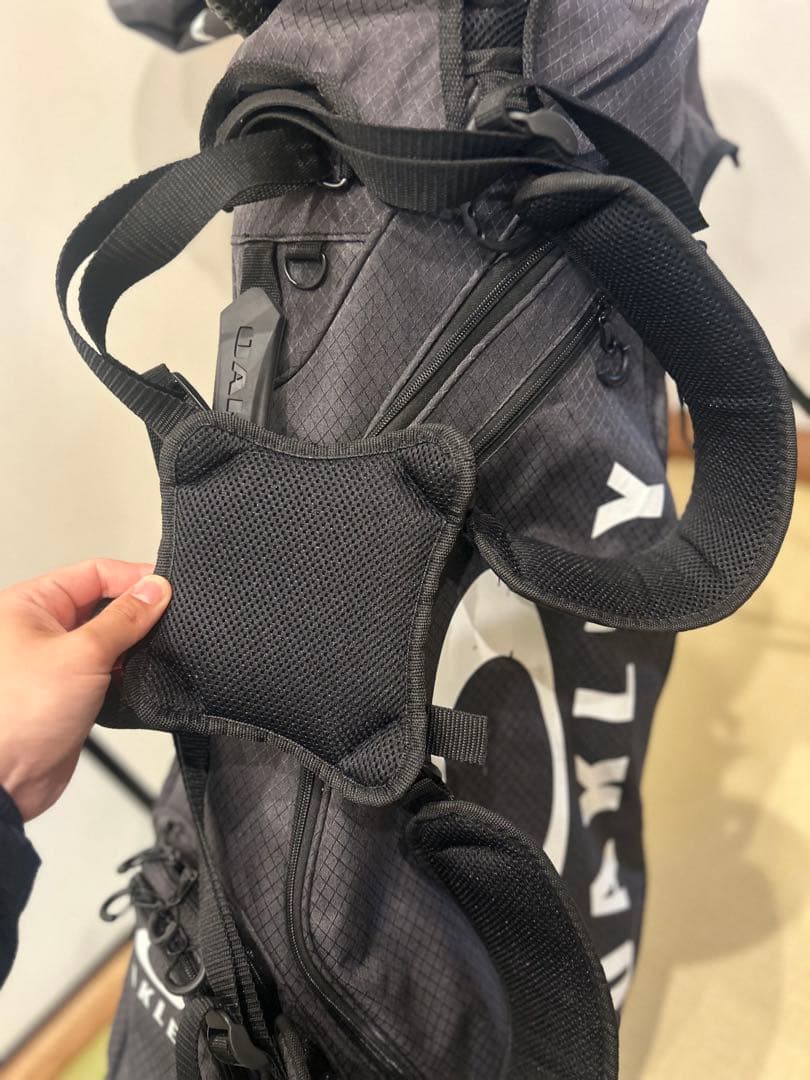 OAKLEY スタンド式キャディバッグ ブラック　パワフルスイング
