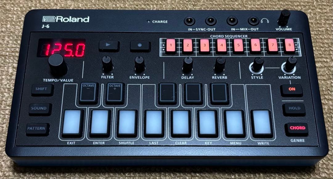 新品同様美品 Roland AIRA Compact J-6 専用ケース付き