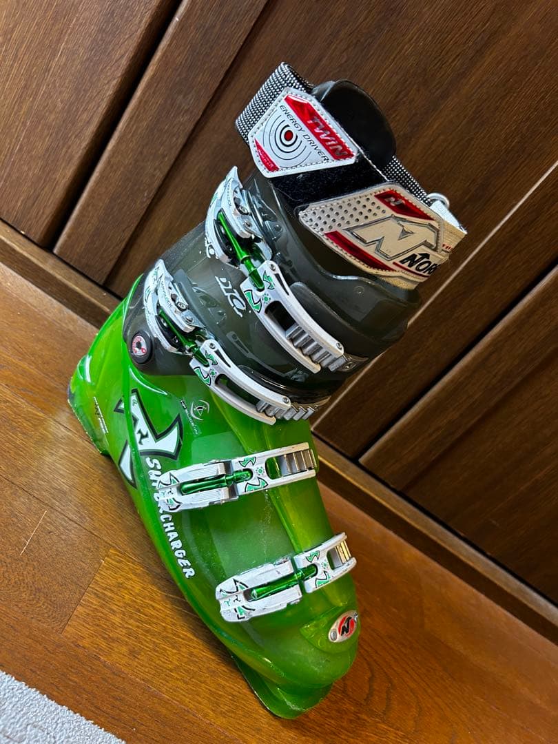s*r様 Nordica NXT Charger スキー用ブーツ