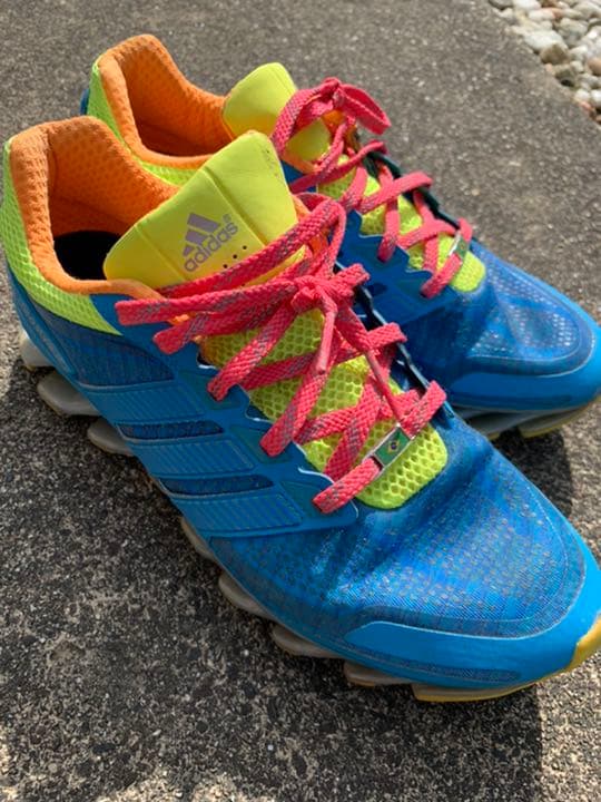 adidas オリジナル　ランニングシューズ