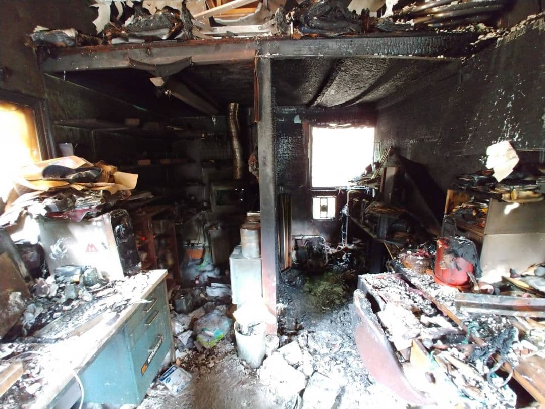 タマタマルアー ソノバシノギ 火事からの生き残り品04