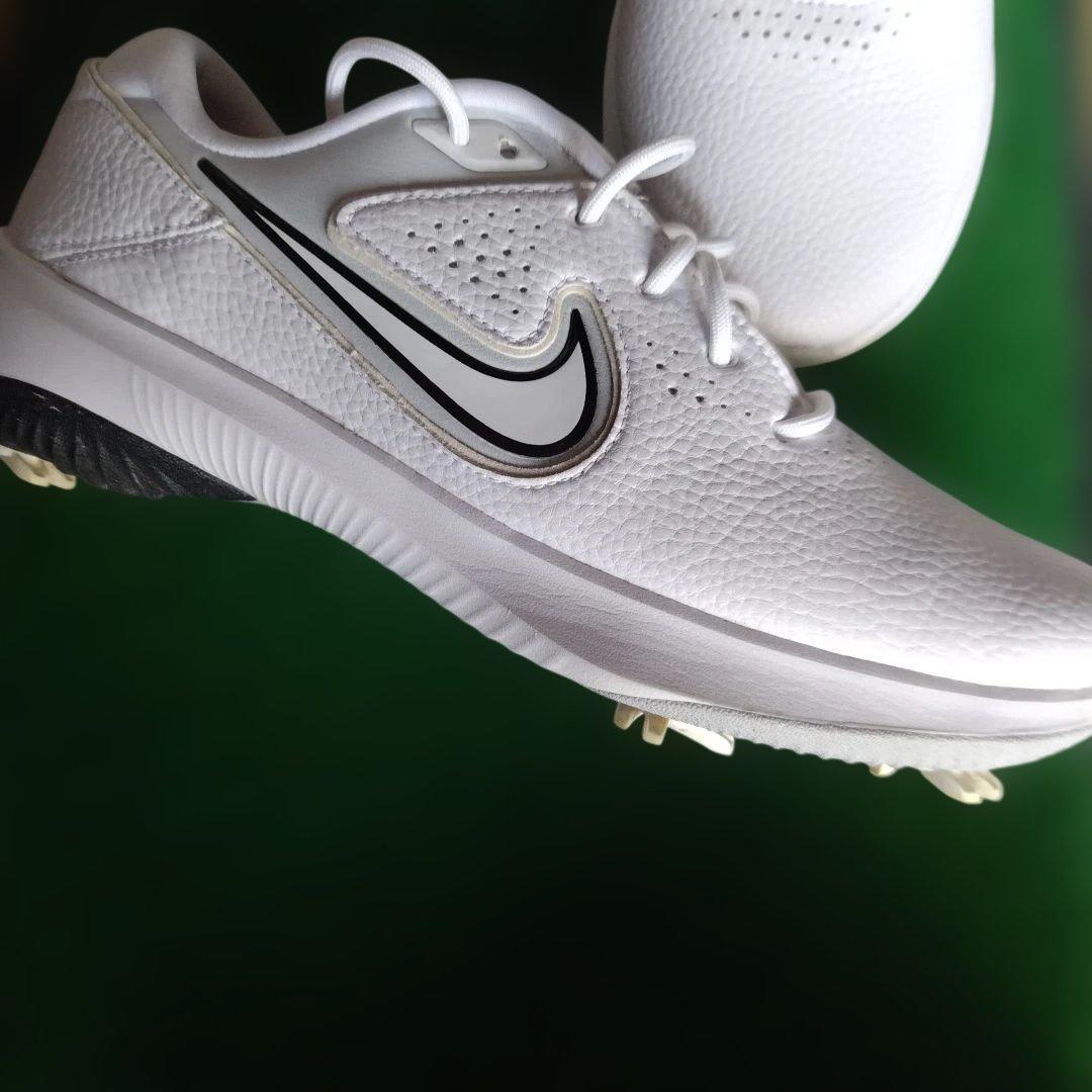 美品 Nike ゴルフシューズ ホワイト