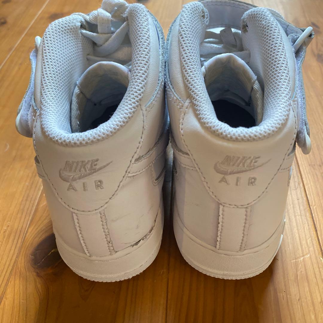 週末割引実施中ナイキ エアフォースワン MID白 Nike Air Force1