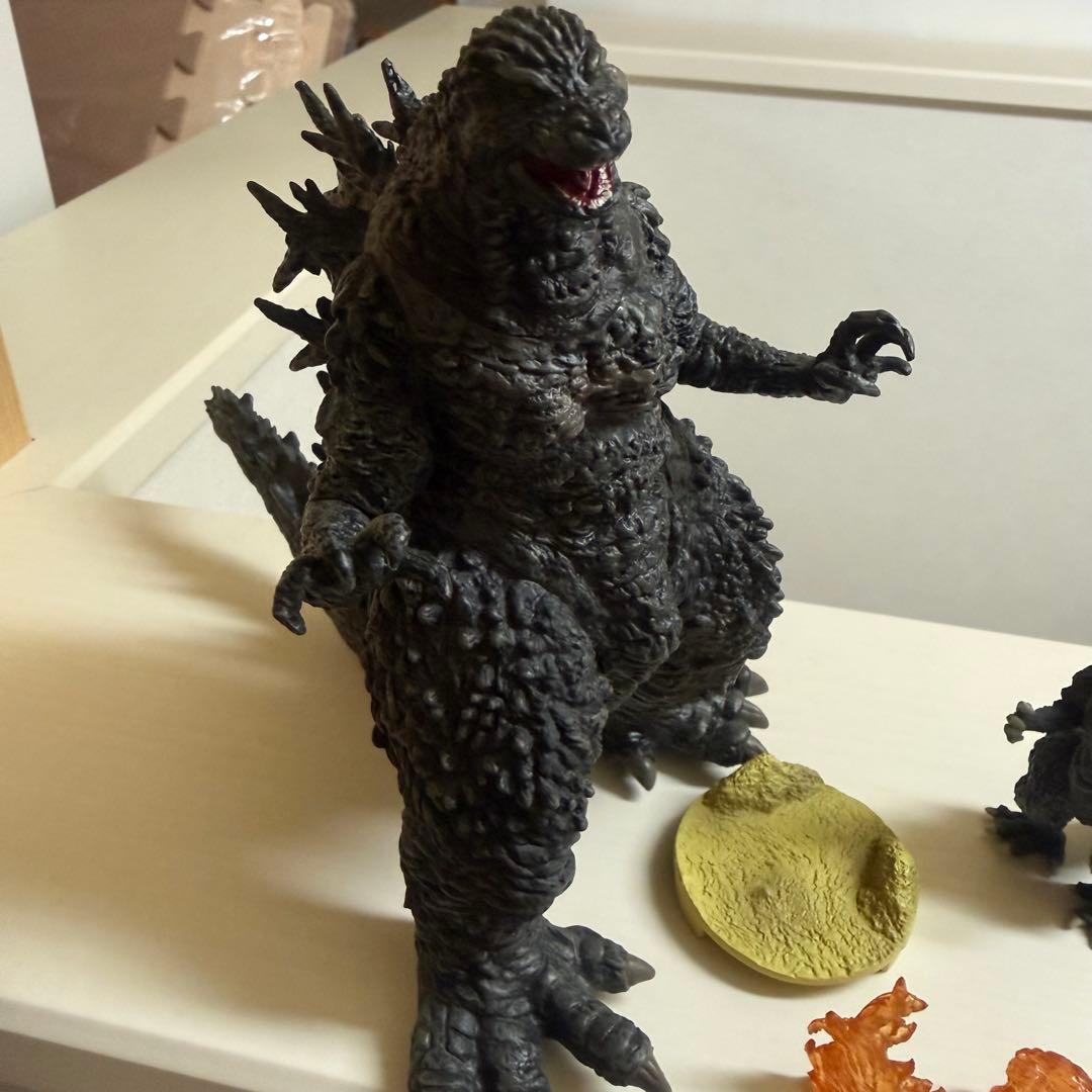 ゴジラフィギュアセット 大小 3体
